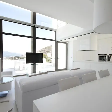 Hills Luxury *
