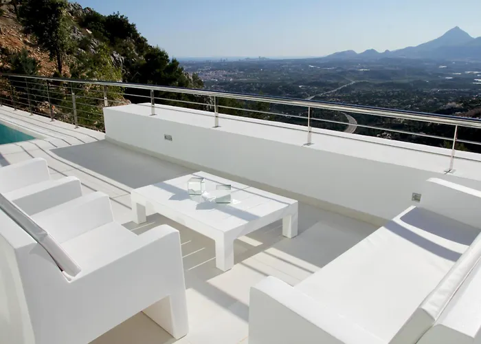 Hills Luxury *